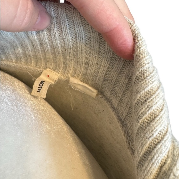 Moth Anthropologie Snap Button Side Sleeve Cream Gray Sweater - Picture 4 of 5